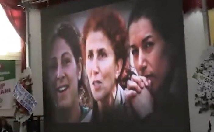 Pervin Buldan'ın katıldığı HDP kongresinde Öcalan sloganları
