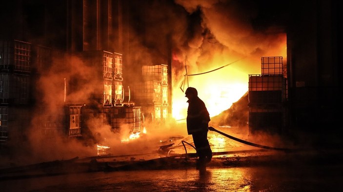 Bursa'da kimya fabrikasında yangın