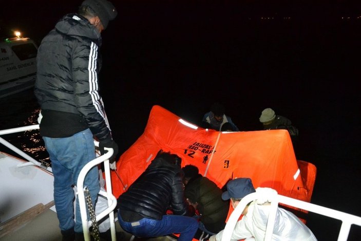 Ayvalık açıklarında, 45 kaçak göçmen kurtarıldı