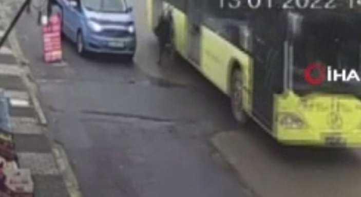 Maltepe’de yaşlı adam dengesini kaybetti, otobüse çarptı
