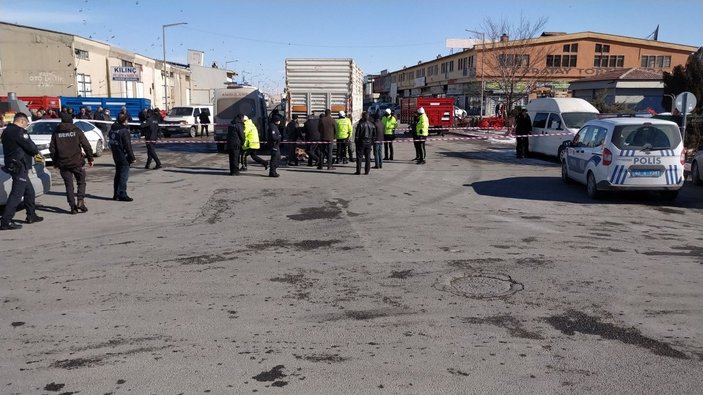 Konya'da tırın altında kalan yaşlı adam hayatını kaybetti