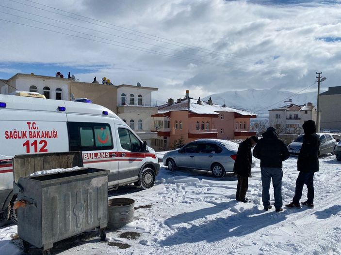 i Niğde'de haber alınamayan 2 kişi evlerinde ölü bulundu