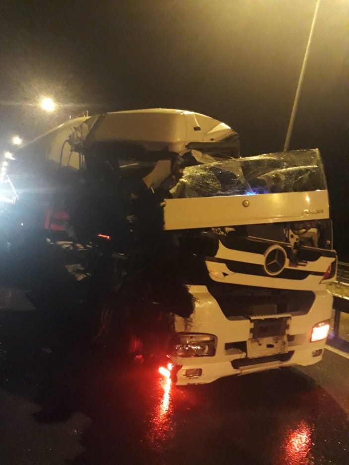 Mersin TEM Otoyolu'nda zincirleme kaza: 13 yaralı