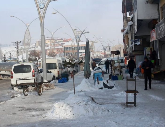 Van'da hava sıcaklığı, eksi 39'u gördü