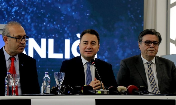 Ali Babacan’dan Abdullah Gül açıklaması: Aktif siyaseti bıraktı