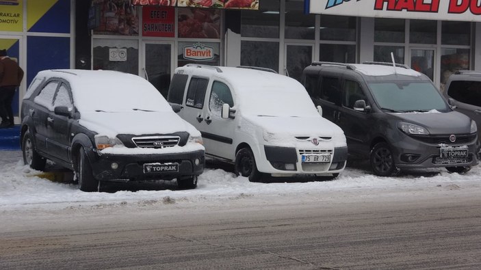 Ardahan'da araçlar soğuktan çalışmadı