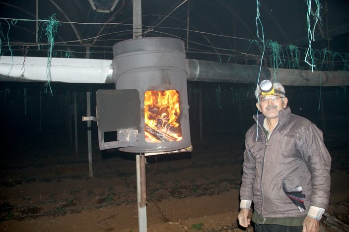 Muğla'da seracıların sobalı zirai don nöbeti