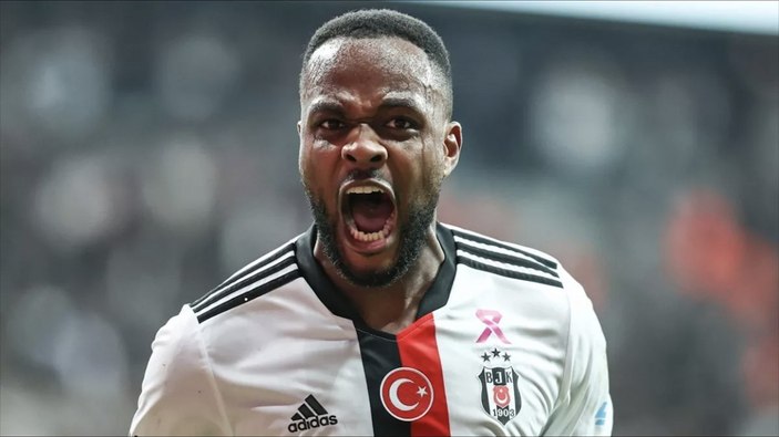 Beşiktaş'ta Vida ile Larin'le görüşmeler durduruldu