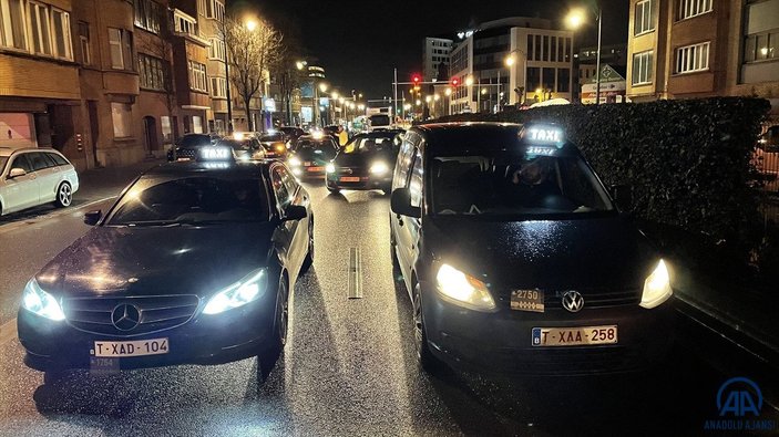 Belçika’da taksi sürücüleri, Uber’i protesto etti