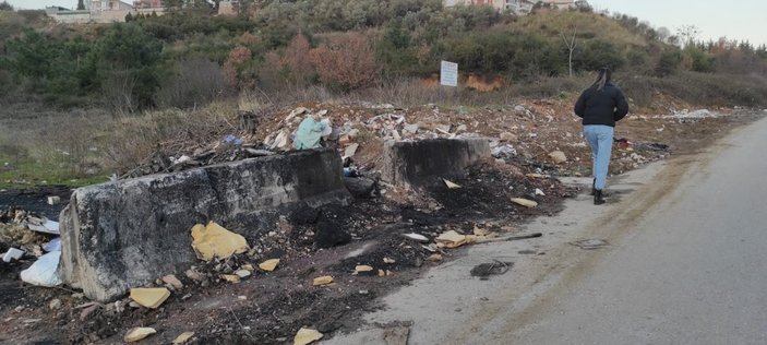 İzmit'te kenarda kalan mahalleleri çöp götürüyor