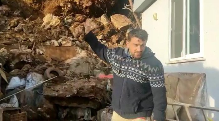 Antalya'da dev kaya parçası 30 metre yükseklikten evin üstüne düştü