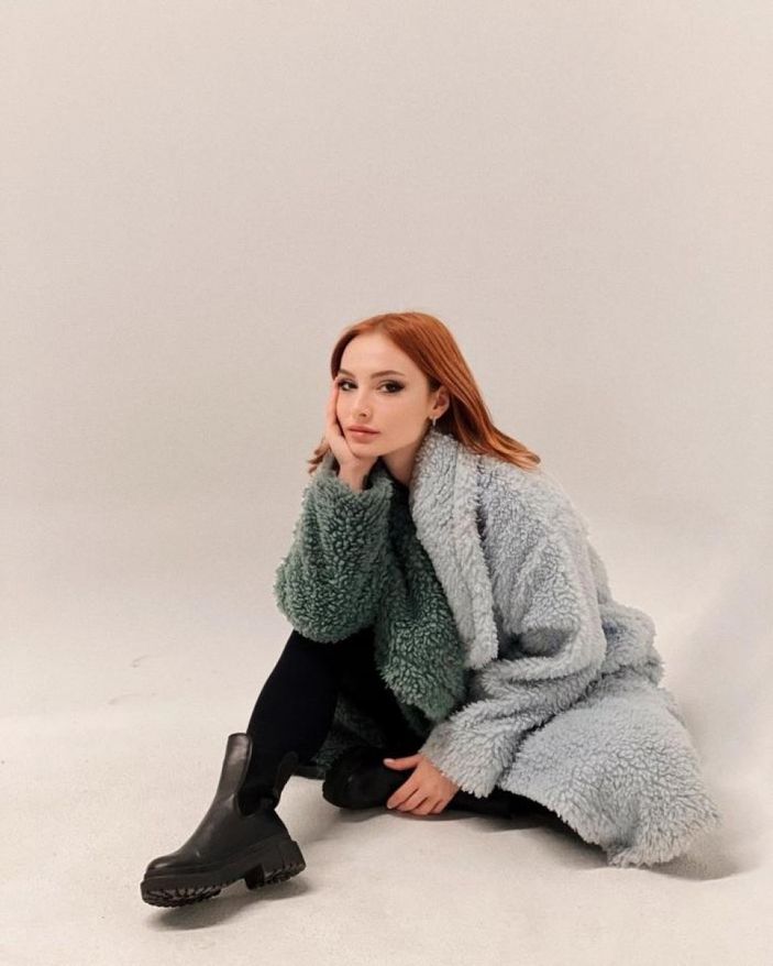 Yargı'nın Hakime Neva'sı Başak Gümülcinelioğlu Instagram'da çok farklı! Pozlarıyla nefes kesiyor