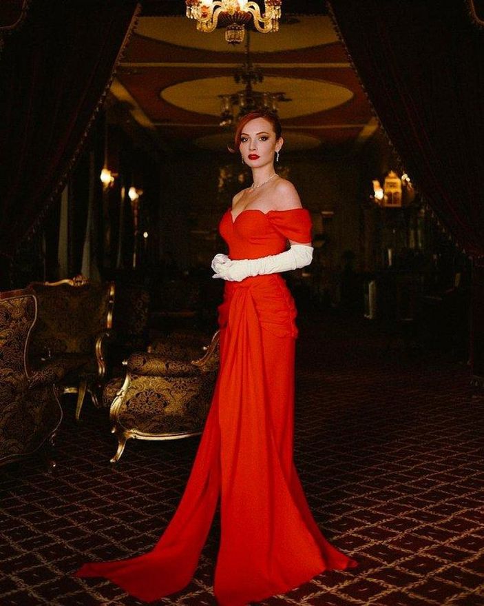 Yargı'nın Hakime Neva'sı Başak Gümülcinelioğlu Instagram'da çok farklı! Pozlarıyla nefes kesiyor