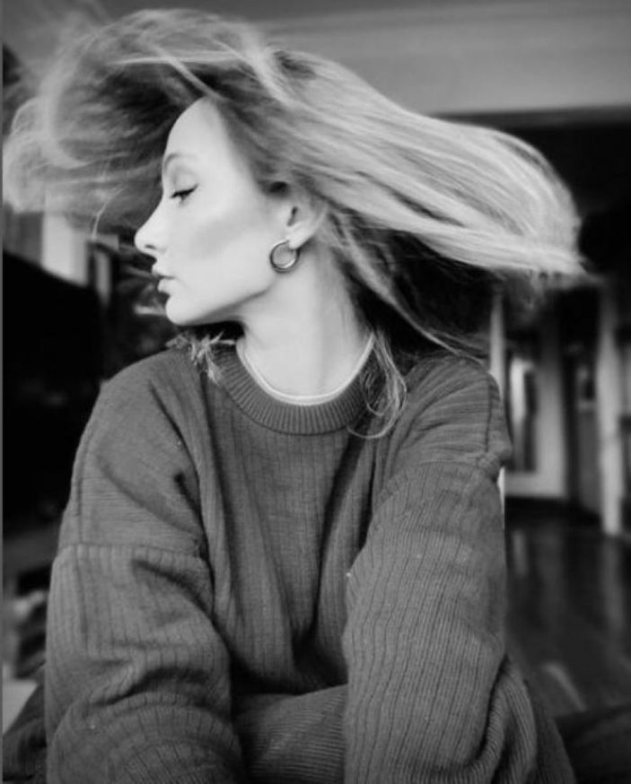 Yargı'nın Hakime Neva'sı Başak Gümülcinelioğlu Instagram'da çok farklı! Pozlarıyla nefes kesiyor