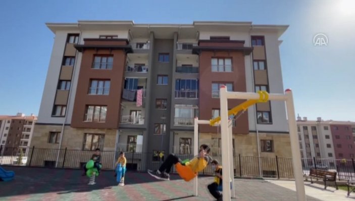 Elazığ'da depremzedeler yapılan evlerden memnun