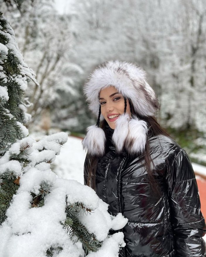 Fahriye Evcen'in kar sevinci