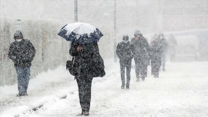 İstanbul'da trafik yoğunluğu kar nedeniyle yüzde 90'a ulaştı