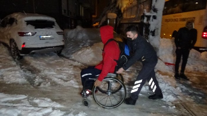 İstanbul'dan maç dönüşü yolda mahsur kalan engelli sporcular, KYK yurduna yerleştirildi
