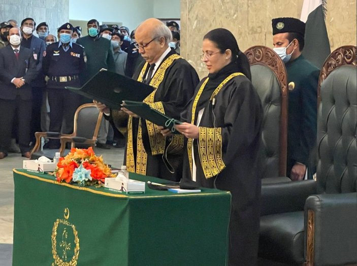 Pakistan’da ilk kadın Yüksek Mahkeme Yargıcı Ayesha Malik oldu