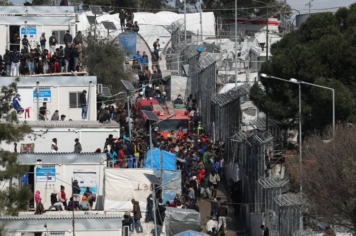 Yunan hükümeti, mülteci kamplarındaki açlık krizinden sorumlu tutuluyor
