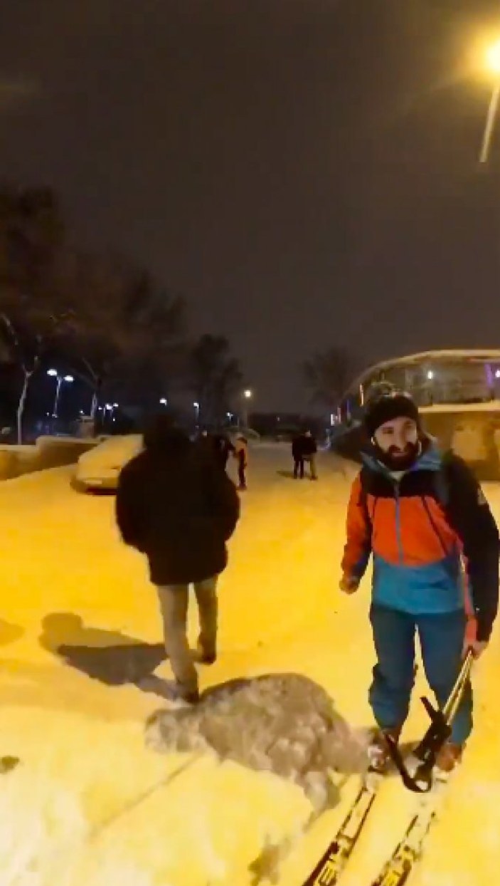 Avcılar'dan Firuzköy'e kayakla yolculuk
