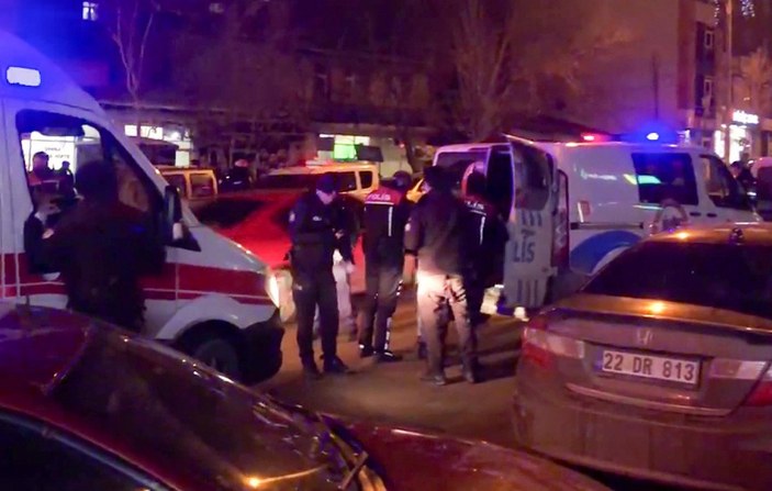 Erzurum’da maç izlerken yer kavgası: Bıçak ve şişle saldırdılar