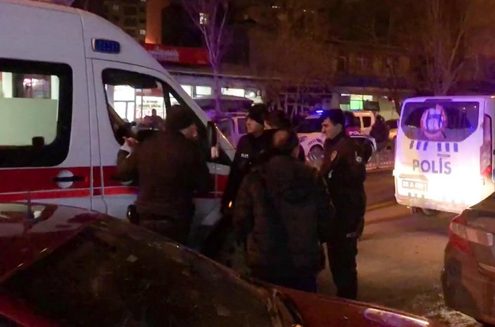 Erzurum’da maç izlerken yer kavgası: Bıçak ve şişle saldırdılar