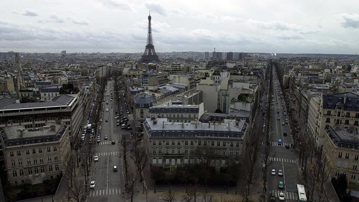 Paris'te 84 yaşındaki fotoğrafçı donarak hayatını kaybetti
