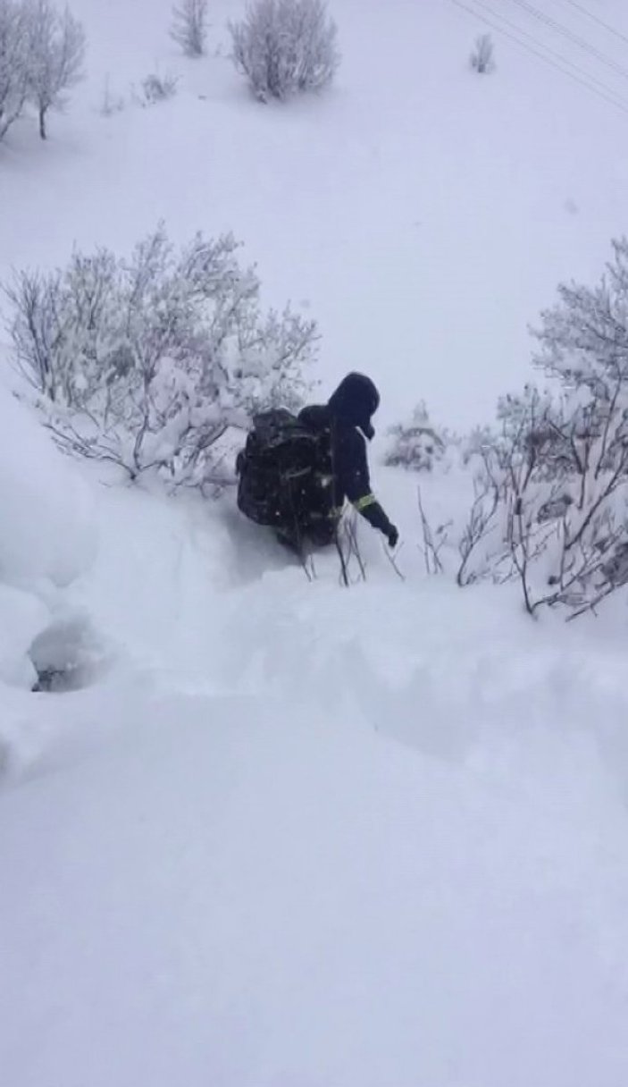 Sivas'ta enerji timlerinin karda zorlu mücadelesi