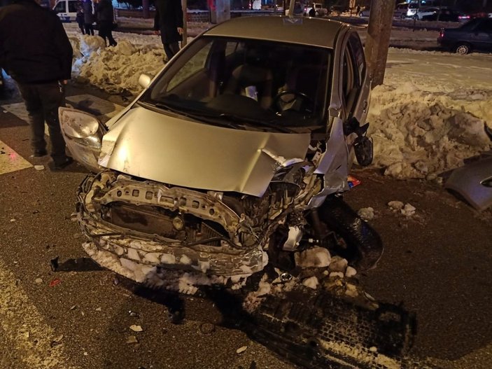 Samsun’da tır iki otomobile çarptı: 1 ölü