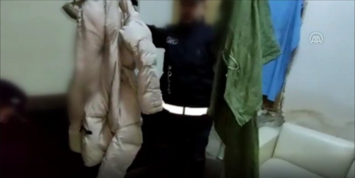 İzmir'de, göçmen kaçakçısı yara izinden yakalandı
