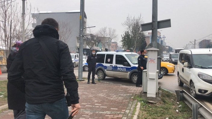 Bursa'da el salladığı kişiler tarafından bıçaklandı