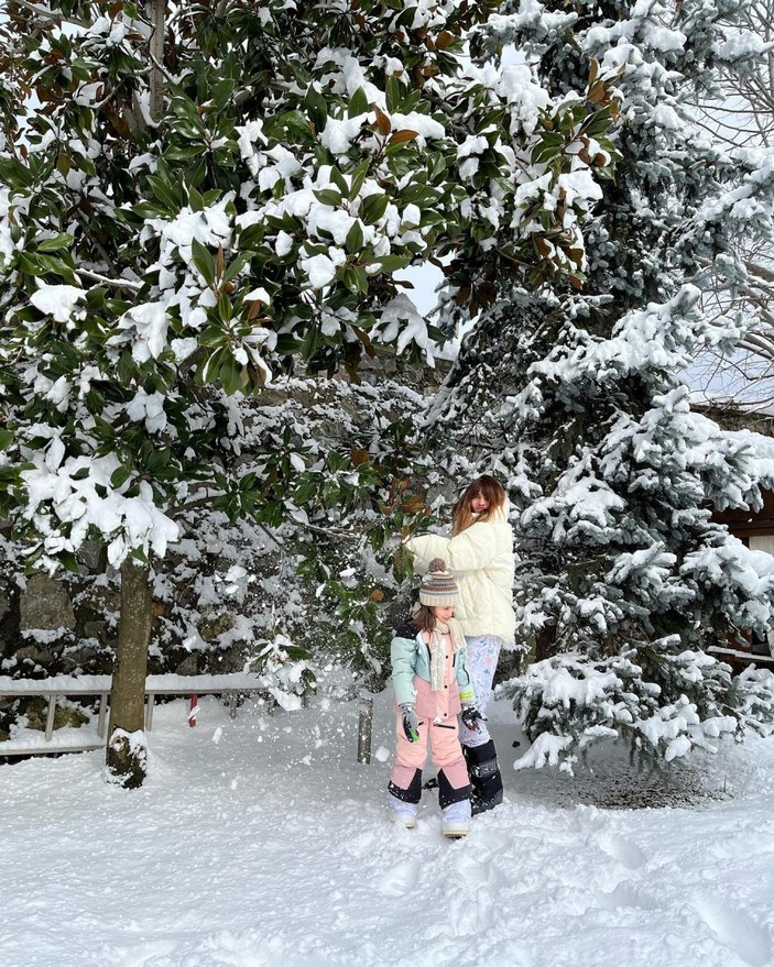 Nur Fettahoğlu'ndan kar pozları