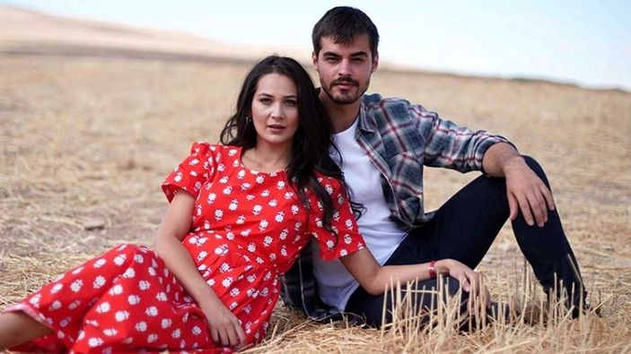 Seyirci muradına erdi! Gönül Dağı'nın Taner'i bakın hangi isimle fotoğraf paylaştı...