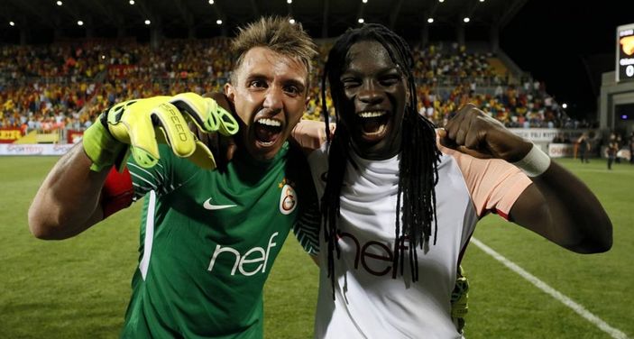 Muslera'dan Gomis'e ikna telefonu