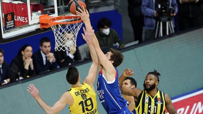 Basketbolda dev maç! Anadolu Efes- Fenerbahçe Beko derbisi ne zaman, saat kaçta, hangi kanalda?