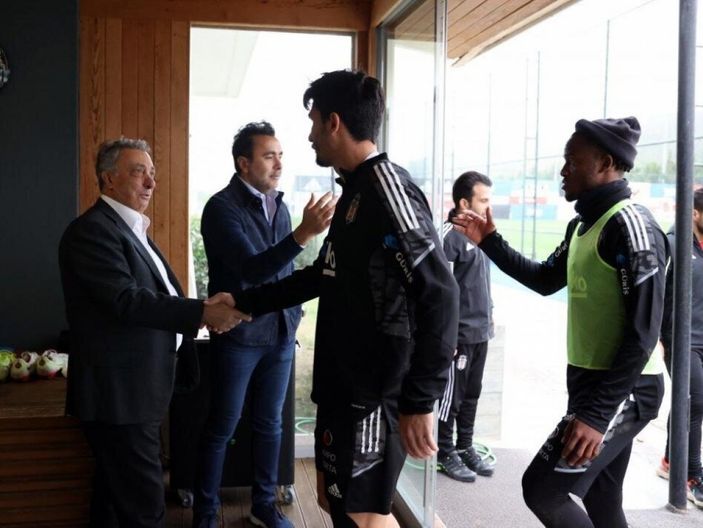 Ahmet Nur Çebi'den takıma moral ziyareti