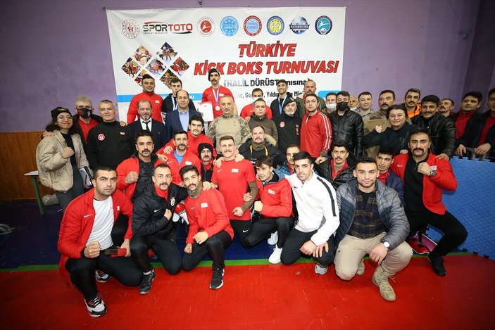 PÖH'lerden kurulu kick boks takımı, başarılarıyla göz doldurdu