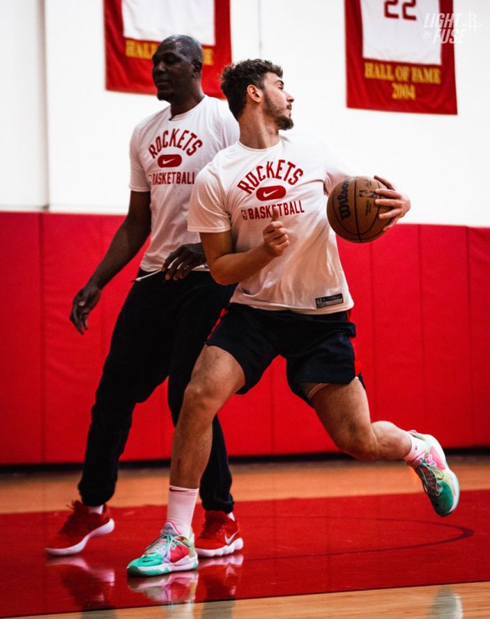 Alperen Şengün, NBA efsanesi Hakeem Olajuwon ile çalışıyor