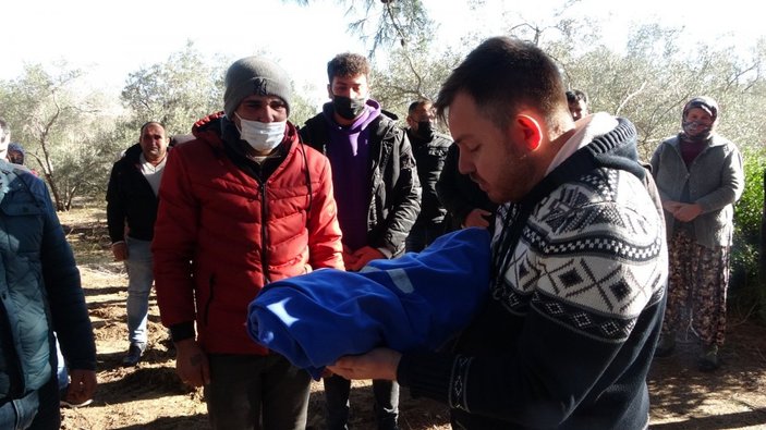 Antalya'da karnında ölen bebeğinin mezarına gelip, gözyaşı döktü
