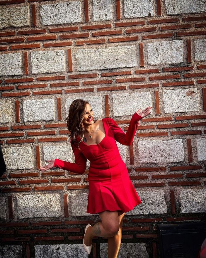 Emre Ubeyli'nin peşinden az koşmadı! Kısmetse Olur'un Ayça'sı değişimin kitabını yazdı...