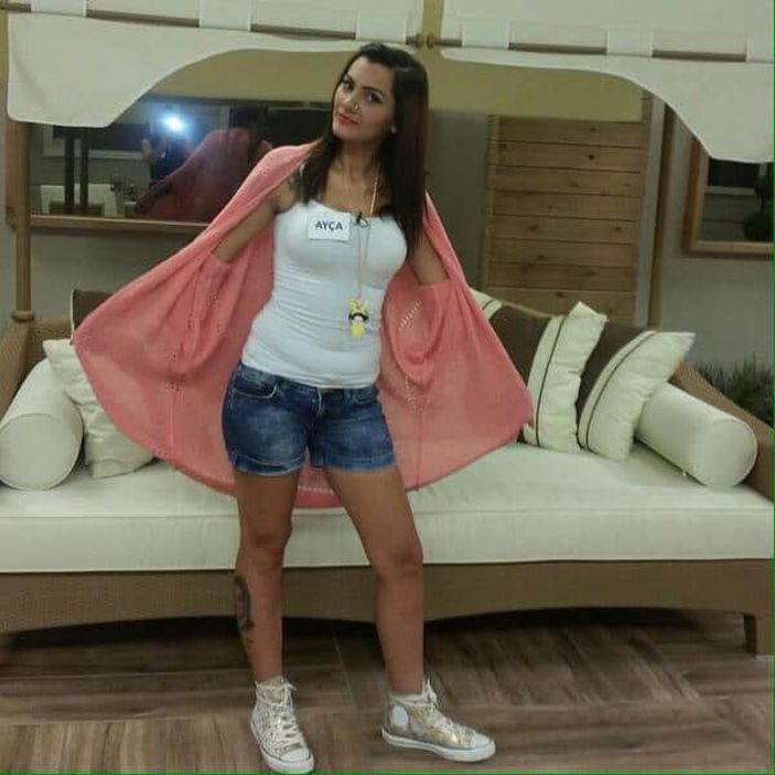 Emre Ubeyli'nin peşinden az koşmadı! Kısmetse Olur'un Ayça'sı değişimin kitabını yazdı...