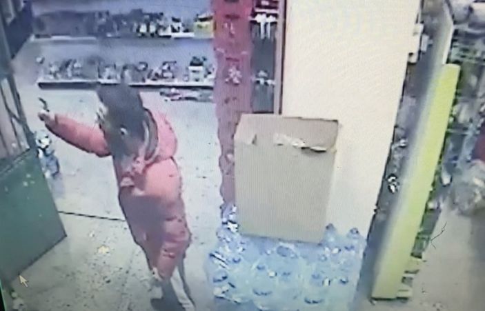 i Şişli’deki bakkalda silahlı kavga