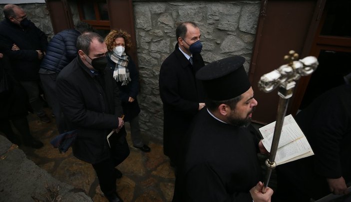 Yunan Bakan Yardımcısı Katsaniotis, Gökçeada'da ayine katıldı