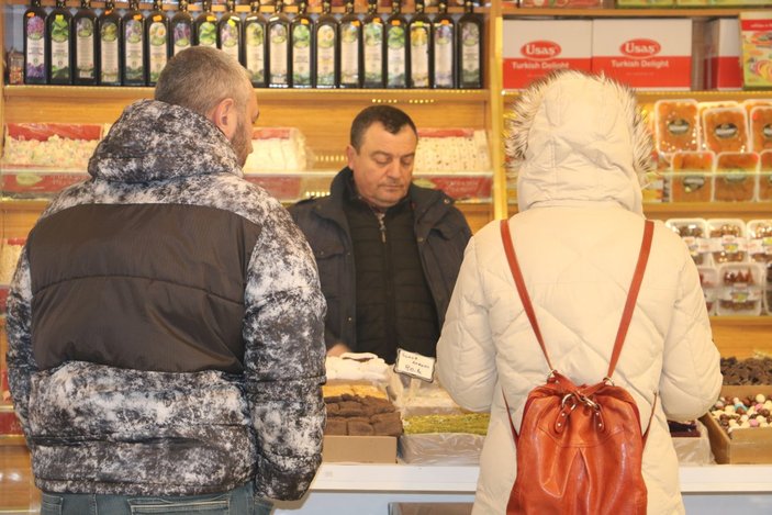 Hazırlıklarını tamamlayan esnaf Bulgar müşterilerini beklemeye başladı