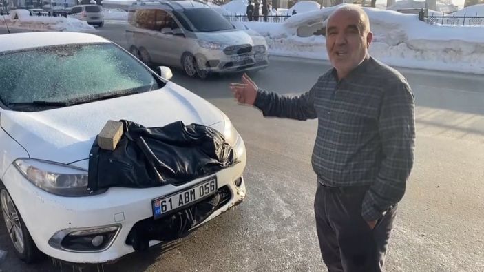 i Muş'a gelen vatandaşın aracını ısıtma yöntemi