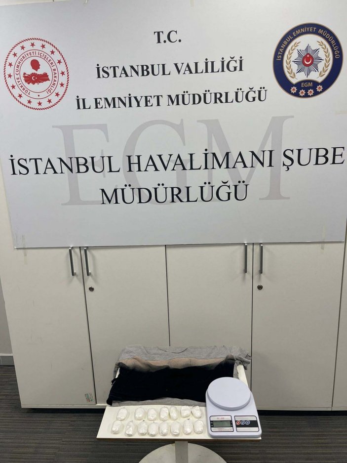 İstanbul Havalimanı'nda İranlı yolcu kokainle yakalandı