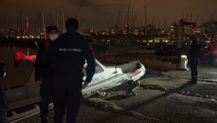 Model Ece Su Uçkan, Kadıköy’de taksi ile denize uçtu