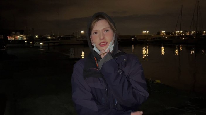 Model Ece Su Uçkan, Kadıköy’de taksi ile denize uçtu