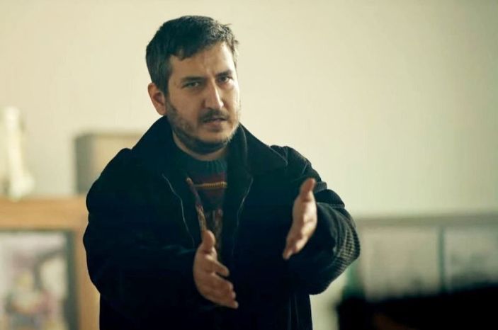 Gibi dizisinin yıldızı Feyyaz Yiğit eşini gözünden bile sakınıyor! Çünkü fazla güzel...